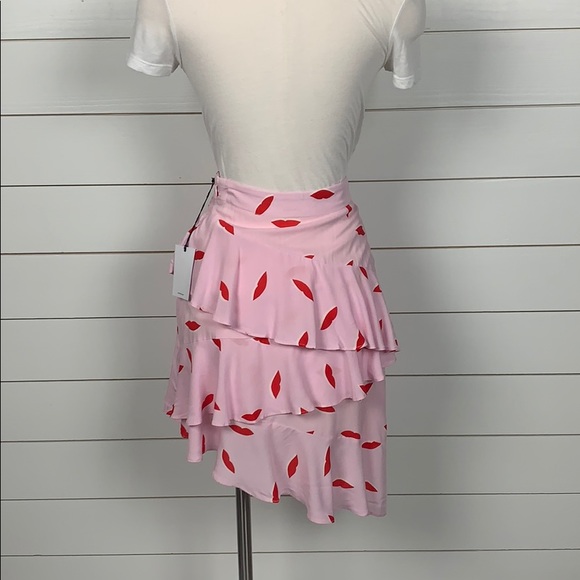LPA Asymmetrical Ruffle Skirt Lip Print - Picture 5 of 8